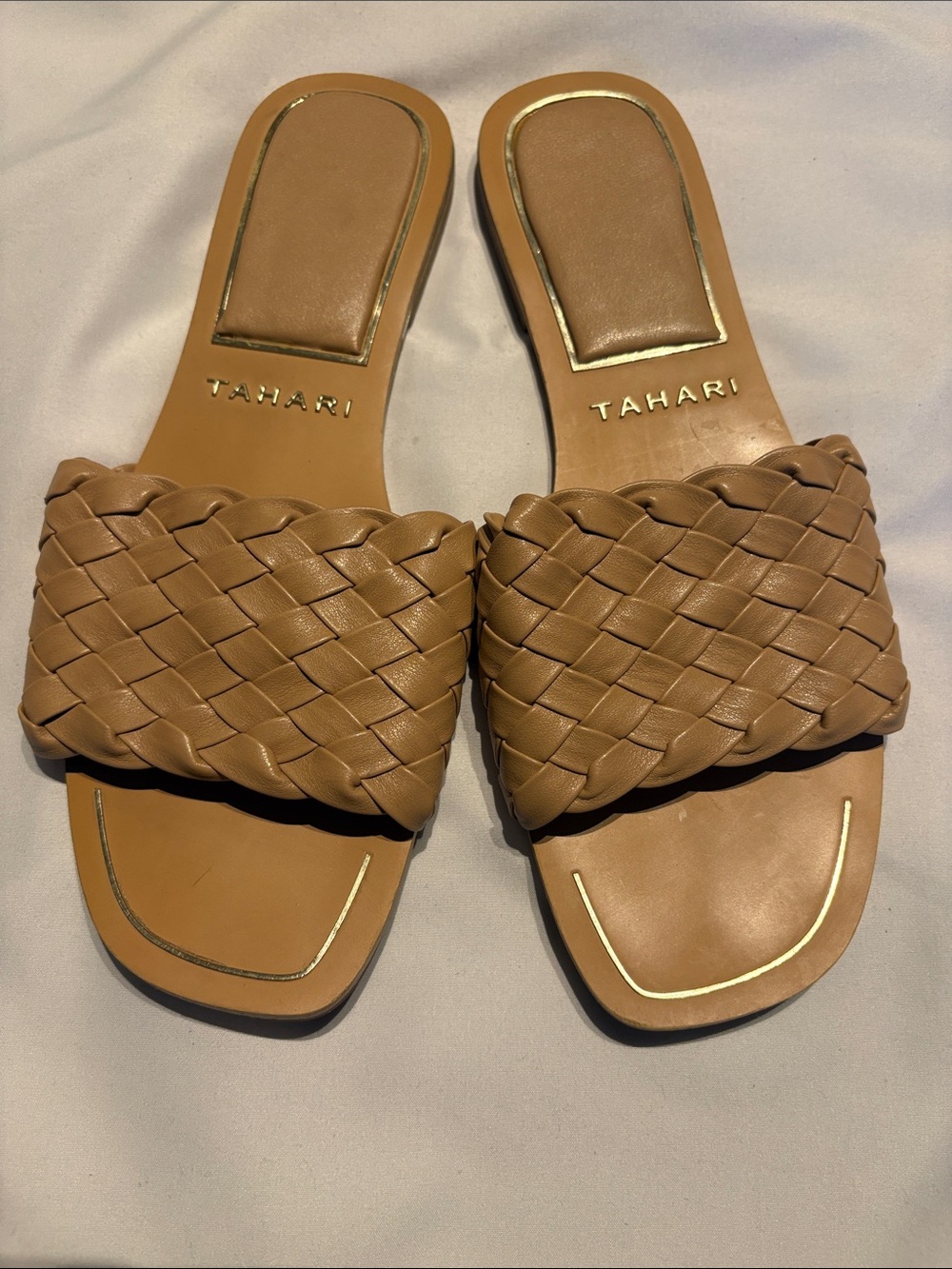 Tahari Tan Woven Beige Flat Slip-on Sandals Size 8